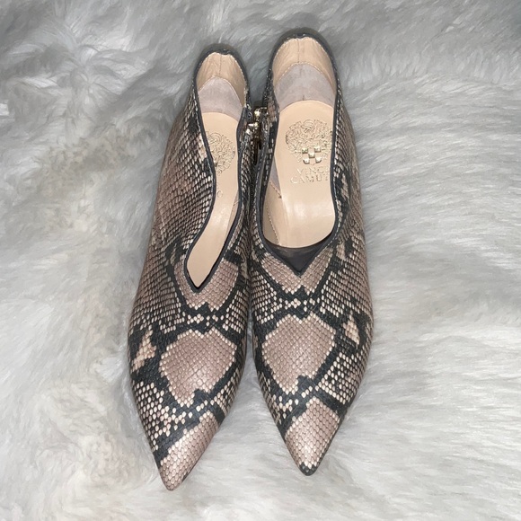 Vince Camuto
Sestrind Booties - Picture 2 of 8